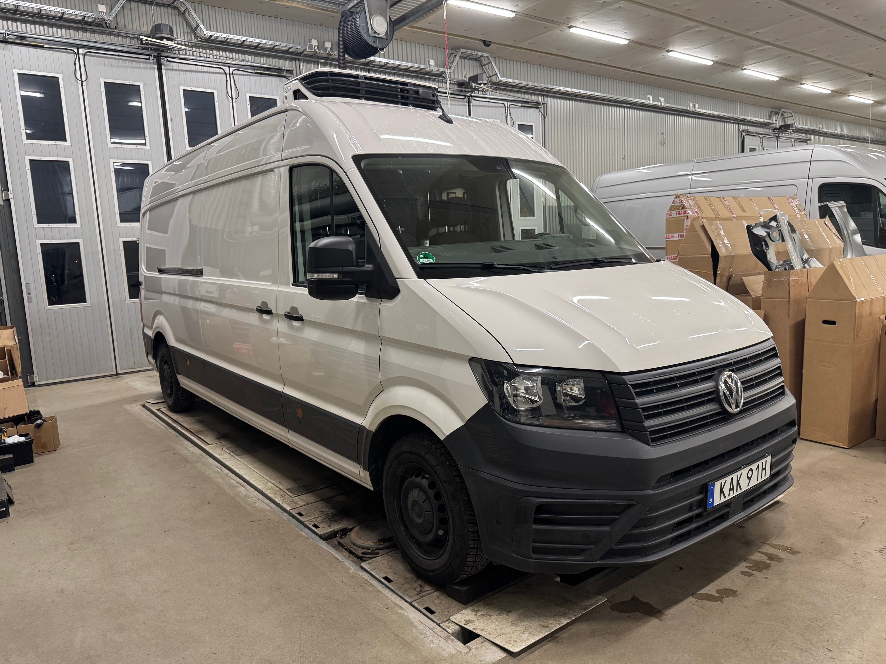 vw-crafter-kyl-frys-dag-natt-l-ng-mkt-utrustning-ale